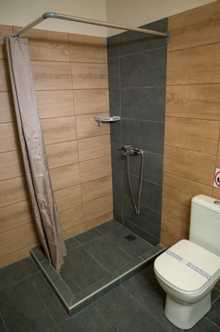 Anesis Airport Rooms 204 Koropion Bagian luar foto