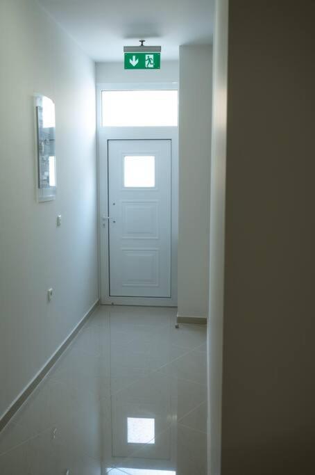 Anesis Airport Rooms 204 Koropion Bagian luar foto